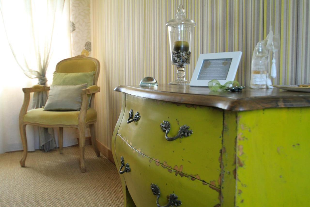 Maison D'Hotes La Maison De Leopold Terrasson Oda fotoğraf